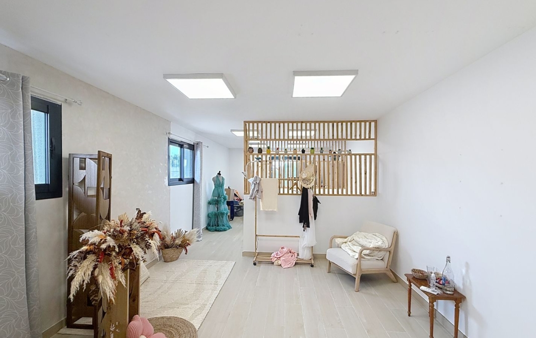 LM PATRIMOINE : Local / Bureau | BESSAN (34550) | 83 m2 | 1 335 € 