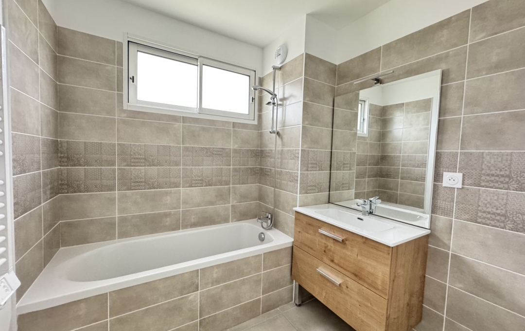 LM PATRIMOINE : Apartment | VIAS (34450) | 64 m2 | 220 000 € 