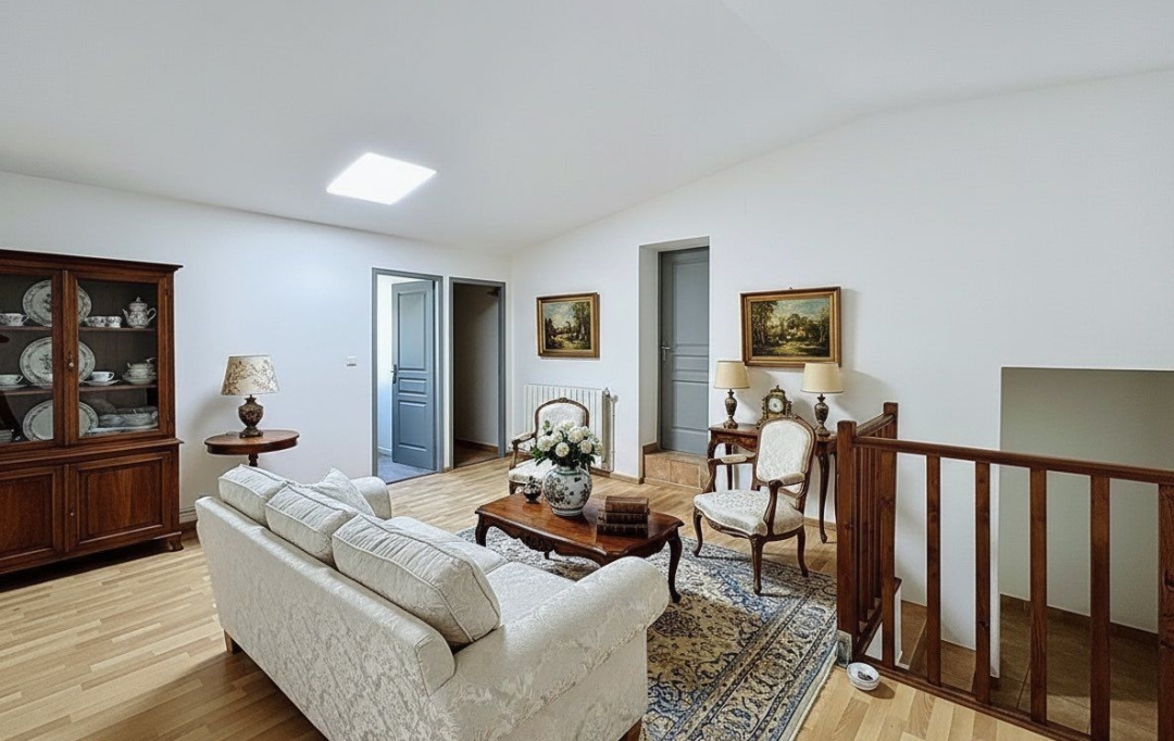LM PATRIMOINE : Maison / Villa | PAULHAN (34230) | 340 m2 | 399 000 €  LM PATRIMOINE : Maison / Villa | PAULHAN (34230) | 340 m2 | 399 000 €