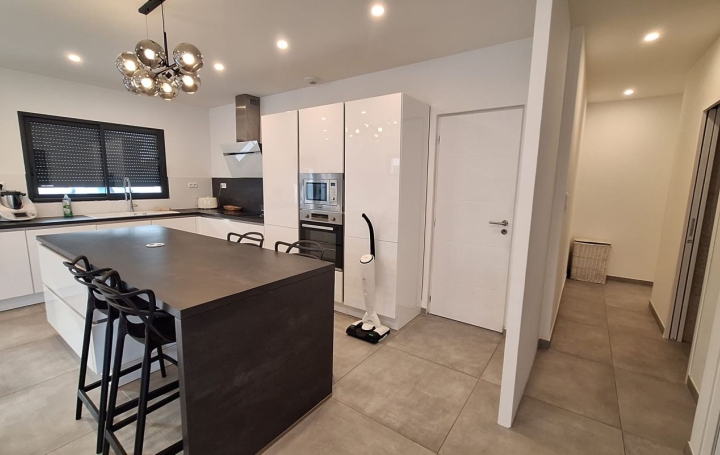 Maison BESSAN 105 m2 399 990 € Maison BESSAN 105 m2 399 990 €