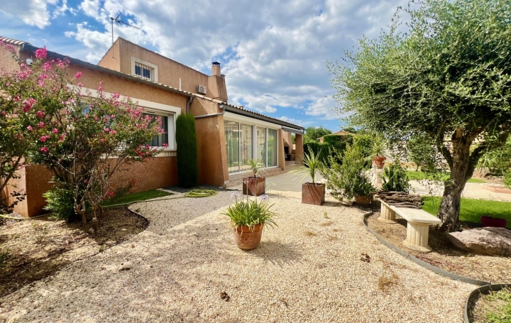 Maison BESSAN 156 m2 599 900 € Maison BESSAN 156 m2 599 900 €